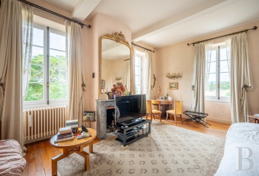character properties France midi pyrenees   - 9