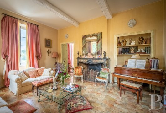 character properties France midi pyrenees   - 6