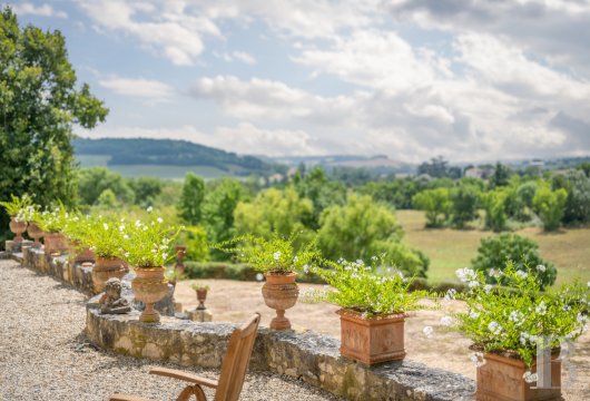character properties France midi pyrenees   - 17