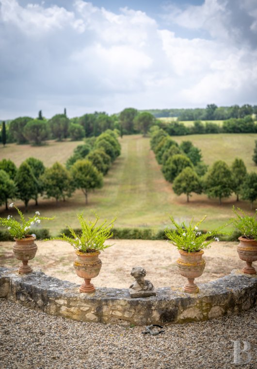 character properties France midi pyrenees   - 27