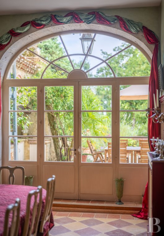 character properties France midi pyrenees   - 10