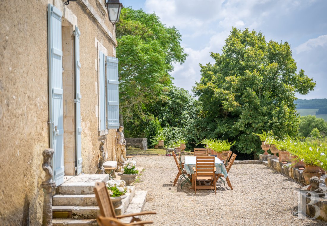 character properties France midi pyrenees   - 16