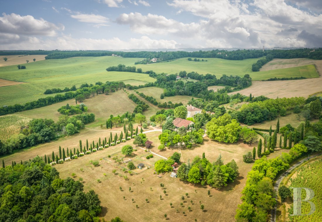 character properties France midi pyrenees   - 26