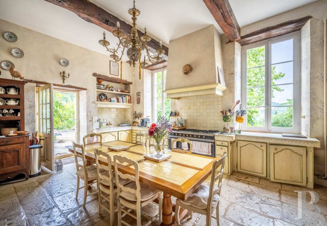 character properties France midi pyrenees   - 8