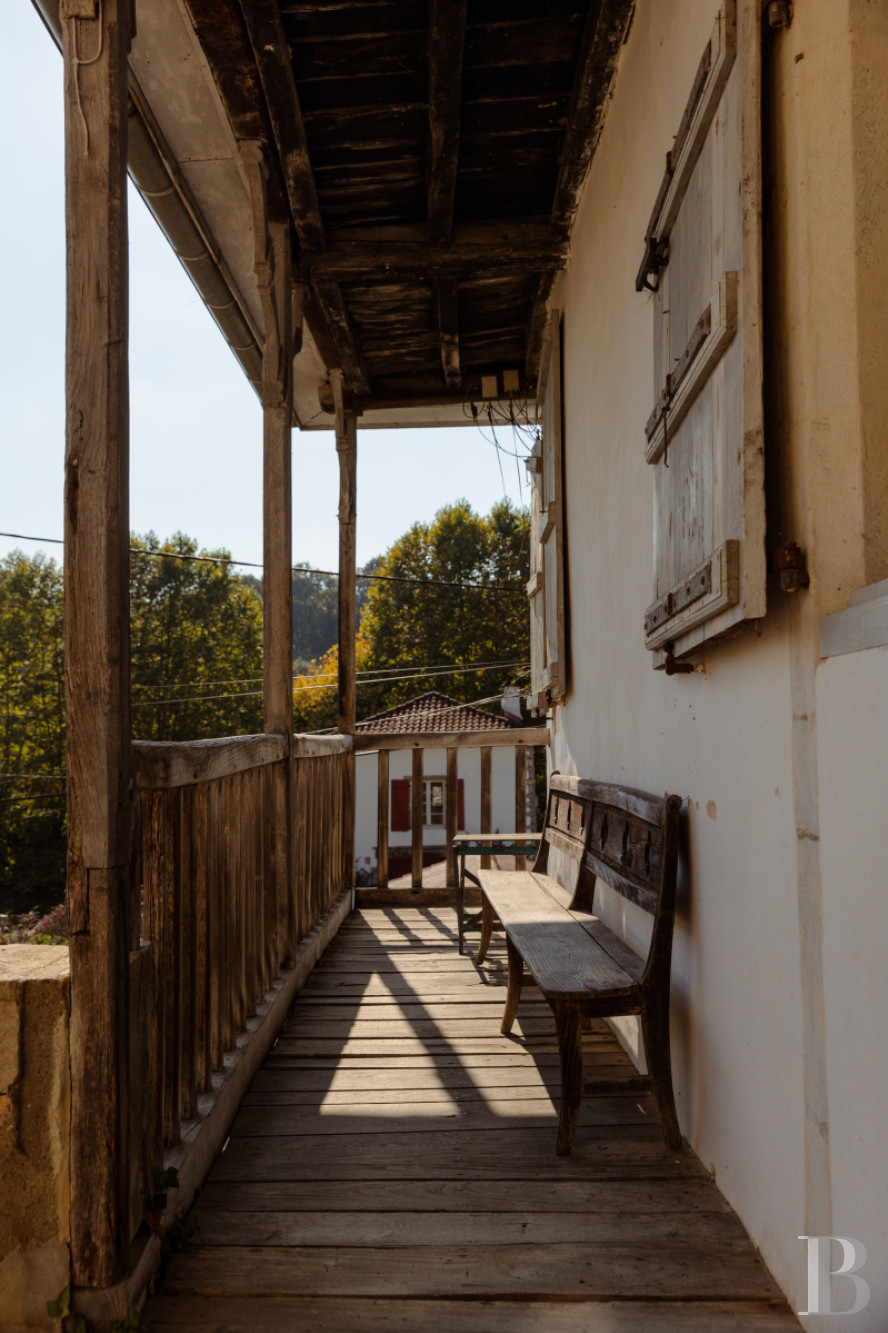 An 18th-century ship owner’s estate on the banks of a river in the Basque Country, in Pyrénées-Atlantiques   - photo  n°2