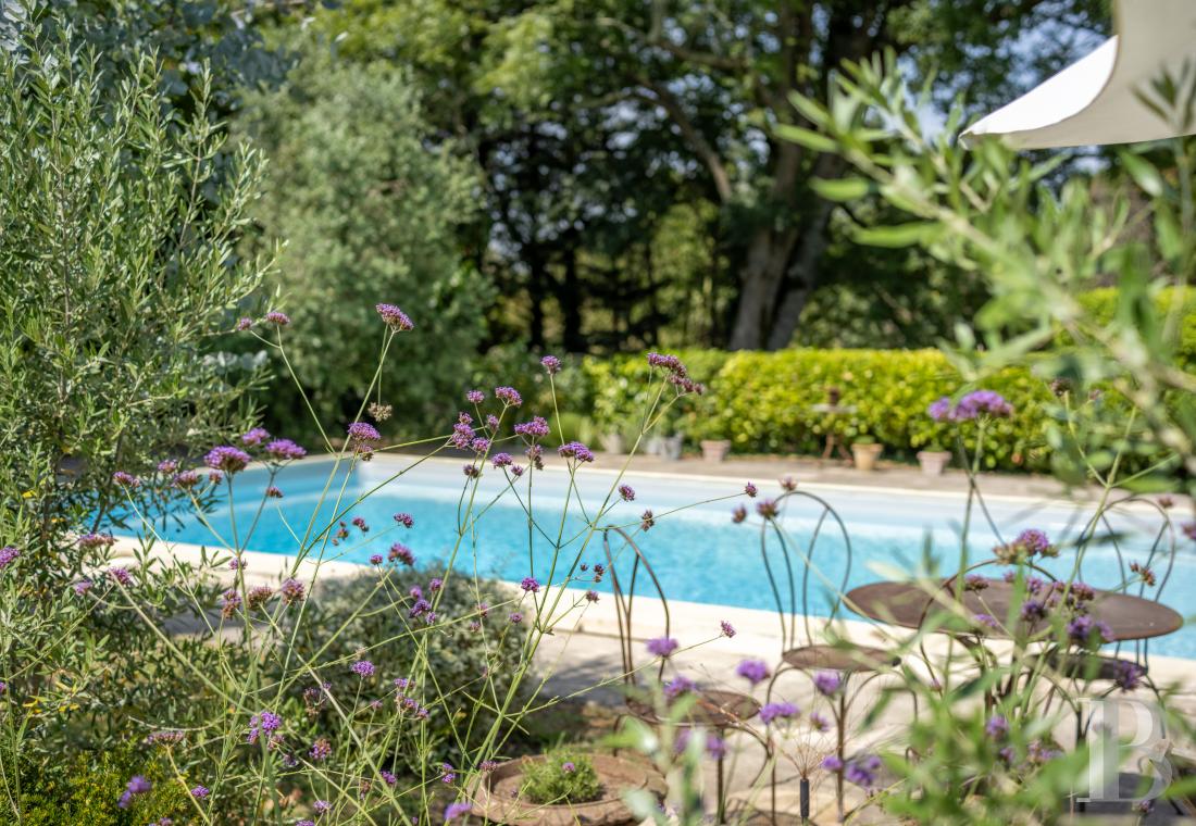 En Charente-Maritime, une demeure du 19e siècle d’inspiration arcachonnaise et son grand parc arboré - photo  n°2