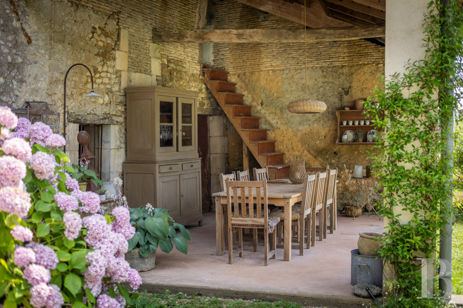 En Charente-Maritime, une demeure du 19e siècle d’inspiration arcachonnaise et son grand parc arboré - photo  n°3