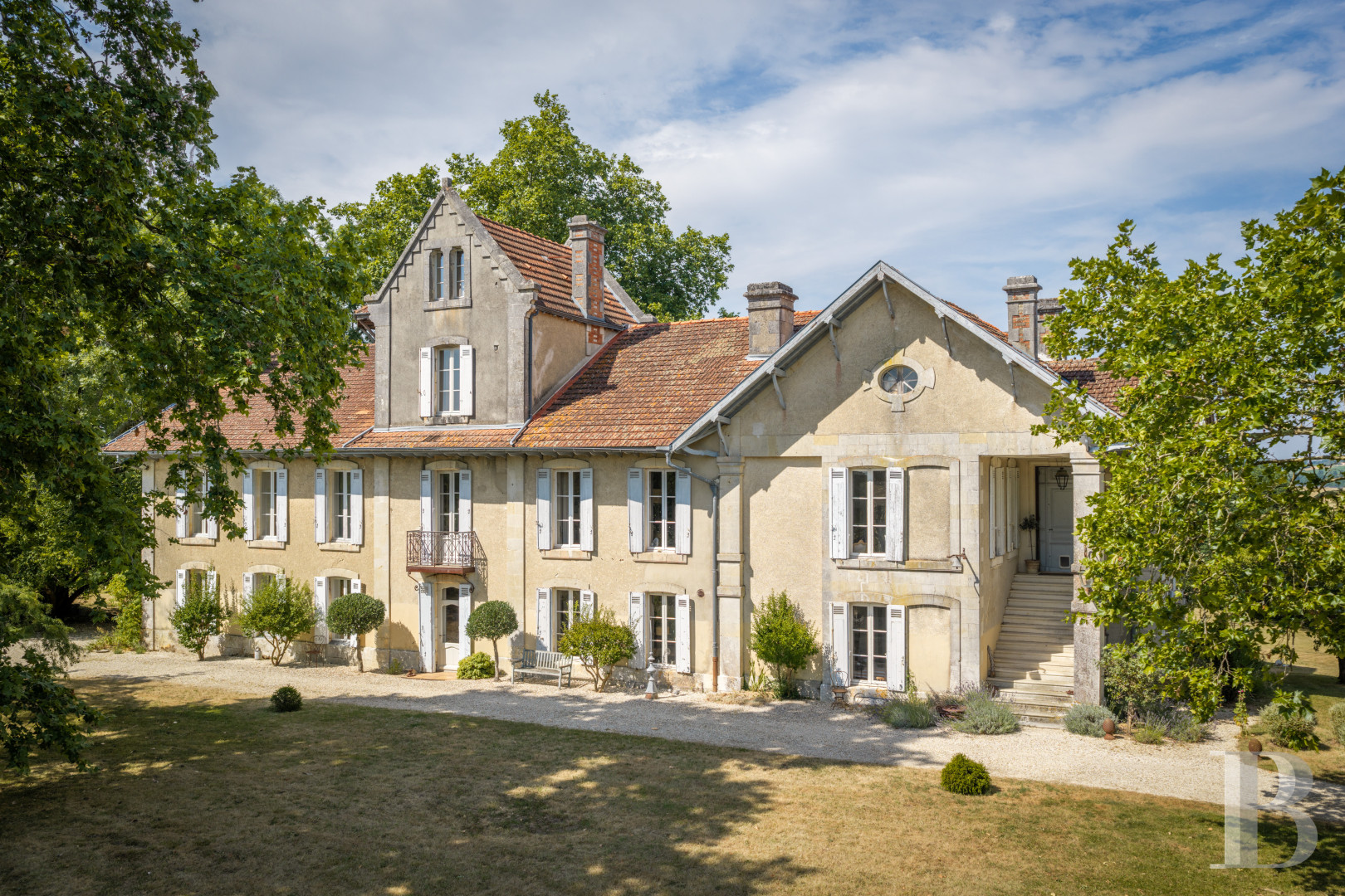 En Charente-Maritime, une demeure du 19e siècle d’inspiration arcachonnaise et son grand parc arboré - photo  n°4