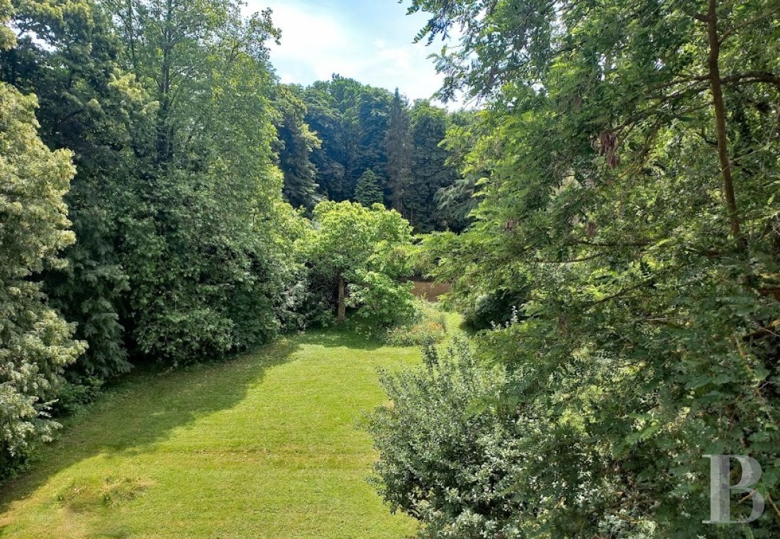 character properties France center val de loire   - 13