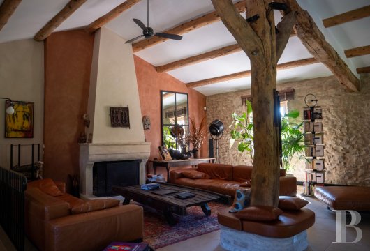 character properties France provence cote dazur   - 7