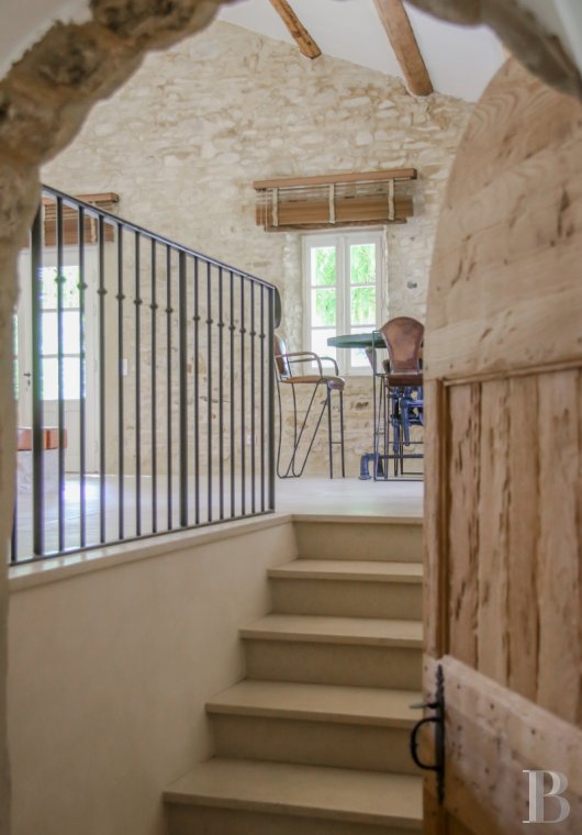 character properties France provence cote dazur   - 10