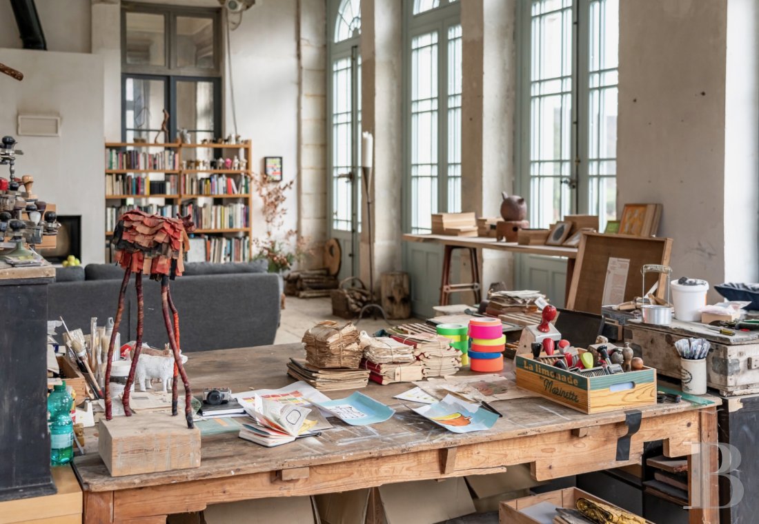 En Côte-d’Or, à l’est de Châtillon-sur-Seine, les dépendances d’un ancien château autour d’une vaste cour - photo  n°9
