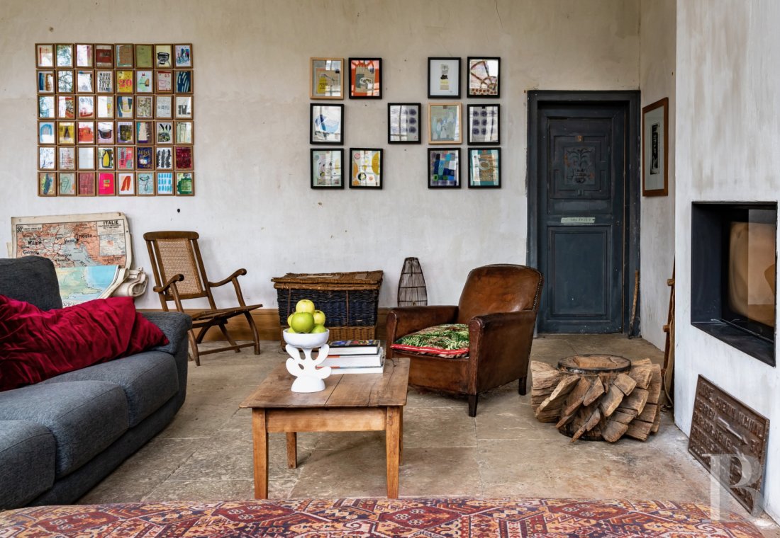 En Côte-d’Or, à l’est de Châtillon-sur-Seine, les dépendances d’un ancien château autour d’une vaste cour - photo  n°6