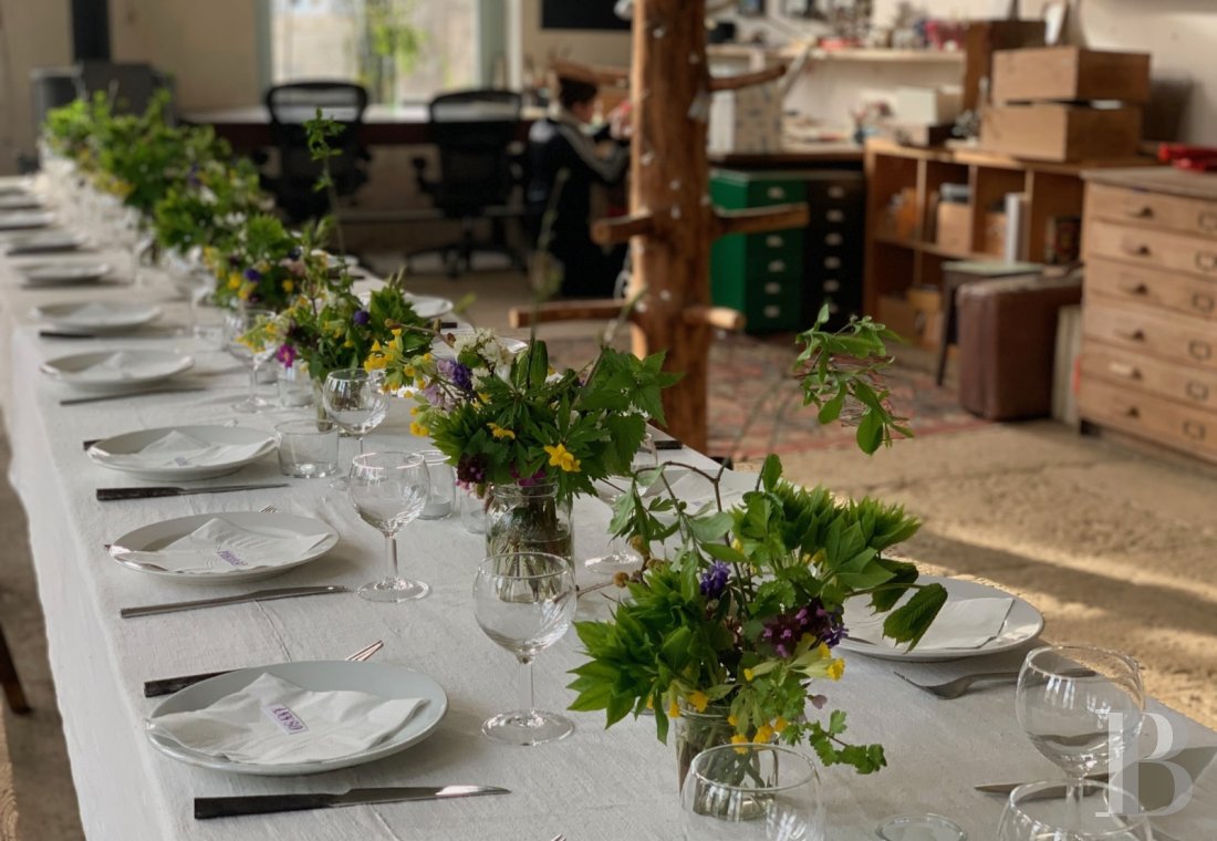 En Côte-d’Or, à l’est de Châtillon-sur-Seine, les dépendances d’un ancien château autour d’une vaste cour - photo  n°10