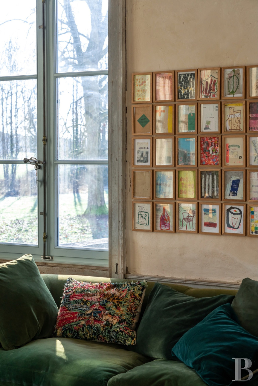 En Côte-d’Or, à l’est de Châtillon-sur-Seine, les dépendances d’un ancien château autour d’une vaste cour - photo  n°4