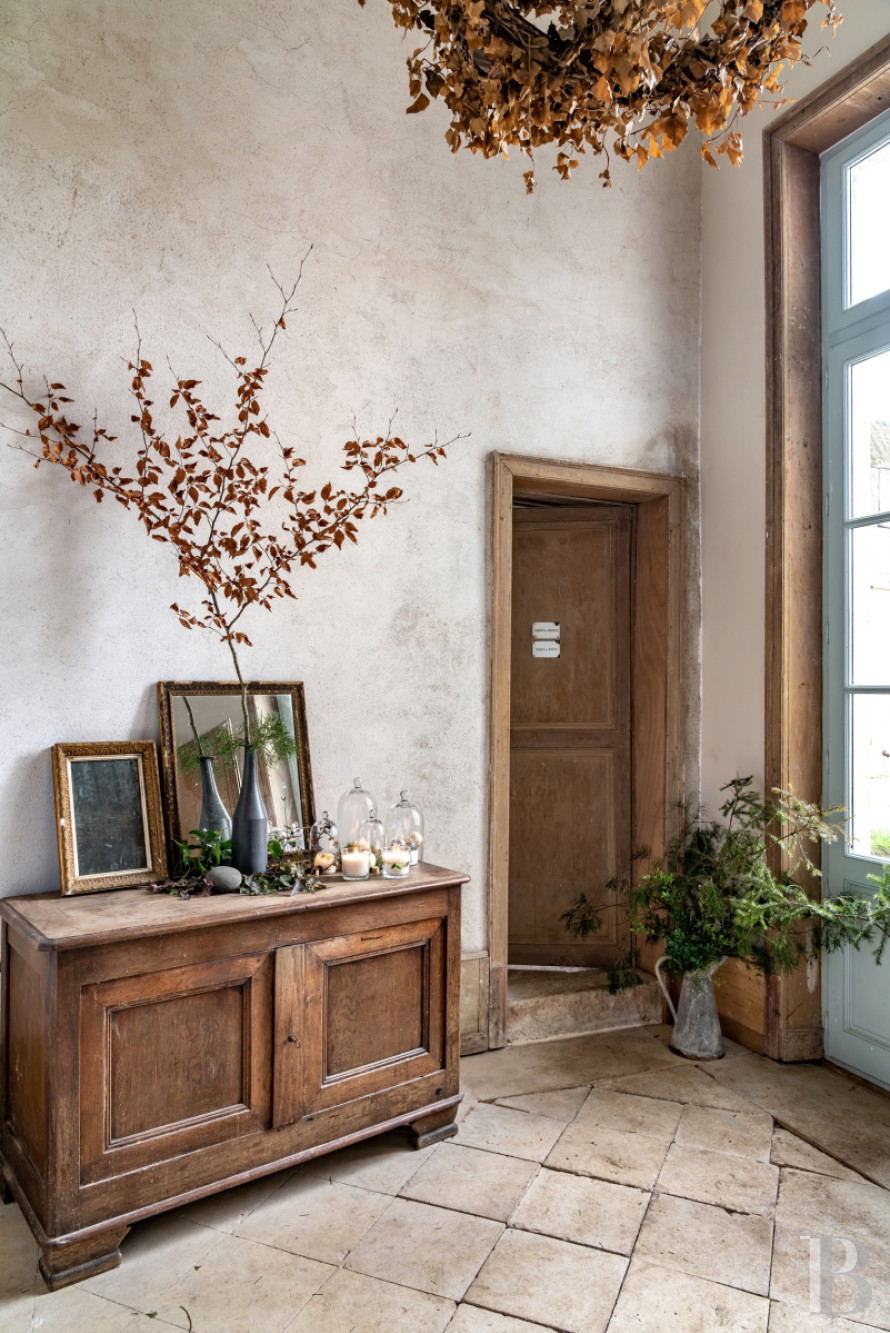 En Côte-d’Or, à l’est de Châtillon-sur-Seine, les dépendances d’un ancien château autour d’une vaste cour - photo  n°12