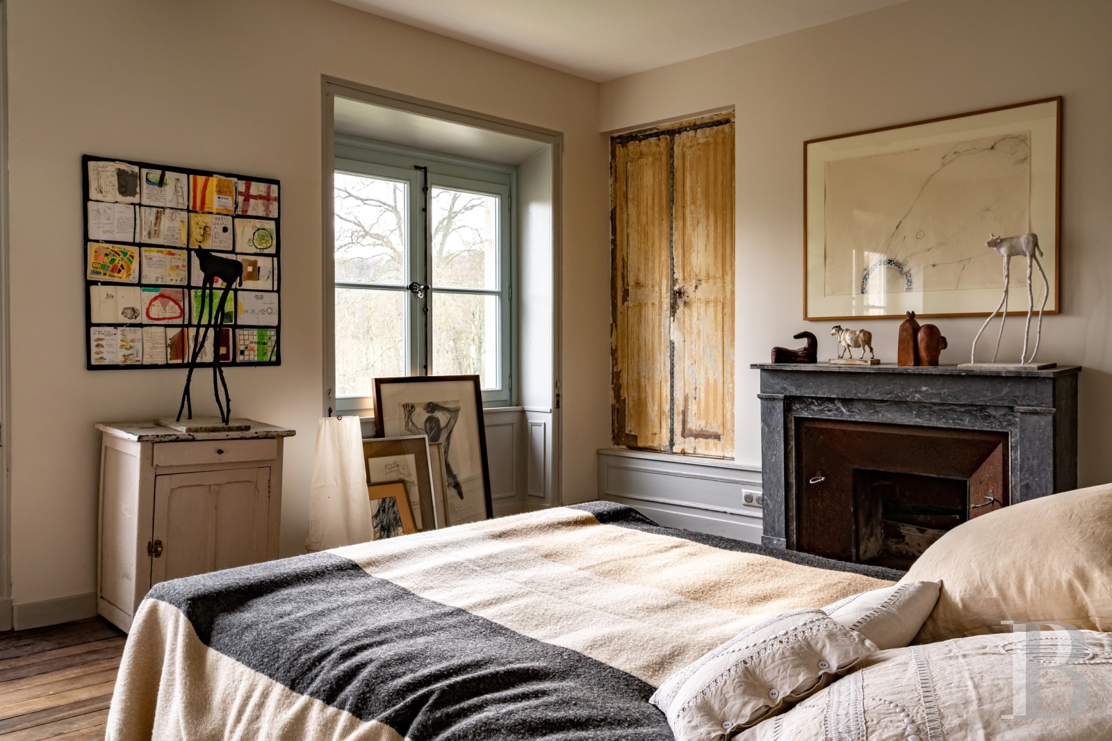 En Côte-d’Or, à l’est de Châtillon-sur-Seine, les dépendances d’un ancien château autour d’une vaste cour - photo  n°14