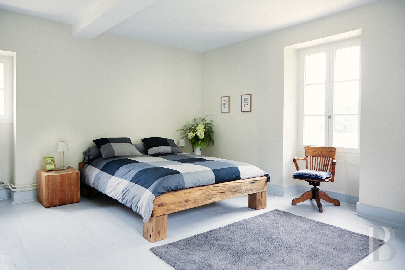 En Côte-d’Or, à l’est de Châtillon-sur-Seine, les dépendances d’un ancien château autour d’une vaste cour - photo  n°21