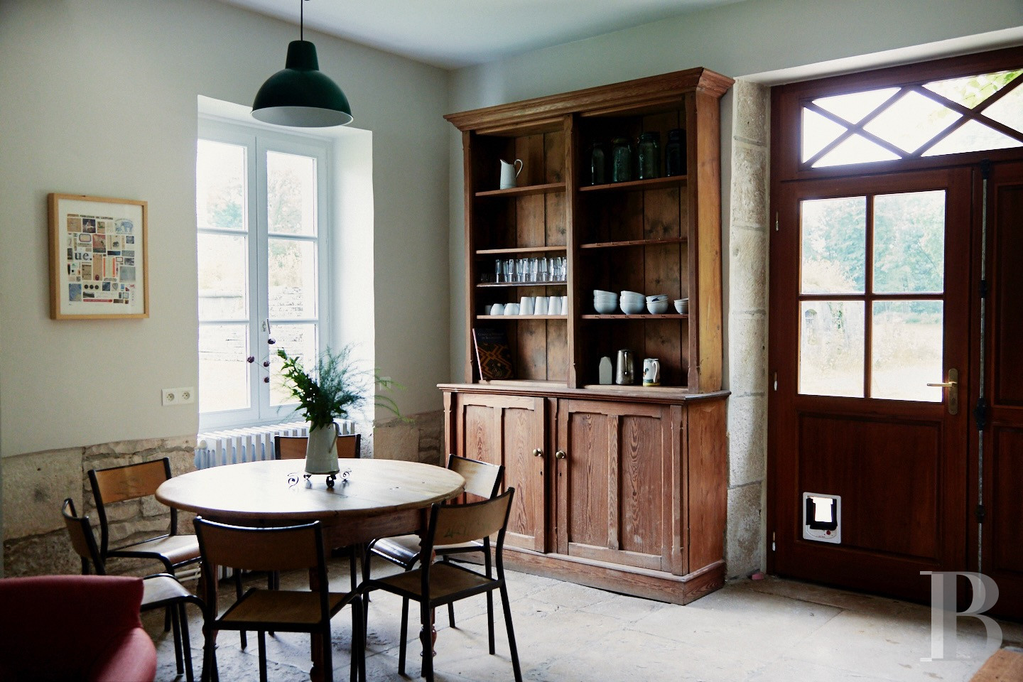 En Côte-d’Or, à l’est de Châtillon-sur-Seine, les dépendances d’un ancien château autour d’une vaste cour - photo  n°20