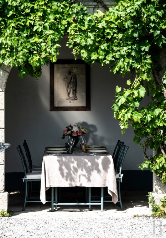 Dans le canton de Vaud, non loin des rives du lac de Neuchâtel, un château des 17e et 18e siècles rénové dans son état d’origine - photo  n°29