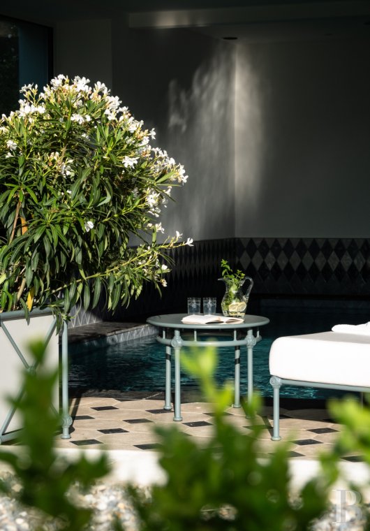 Dans le canton de Vaud, non loin des rives du lac de Neuchâtel, un château des 17e et 18e siècles rénové dans son état d’origine - photo  n°28