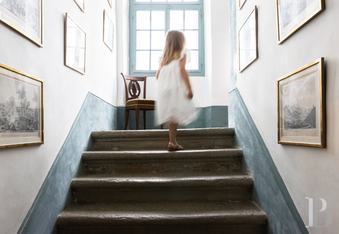 Dans le canton de Vaud, non loin des rives du lac de Neuchâtel, un château des 17e et 18e siècles rénové dans son état d’origine - photo  n°8