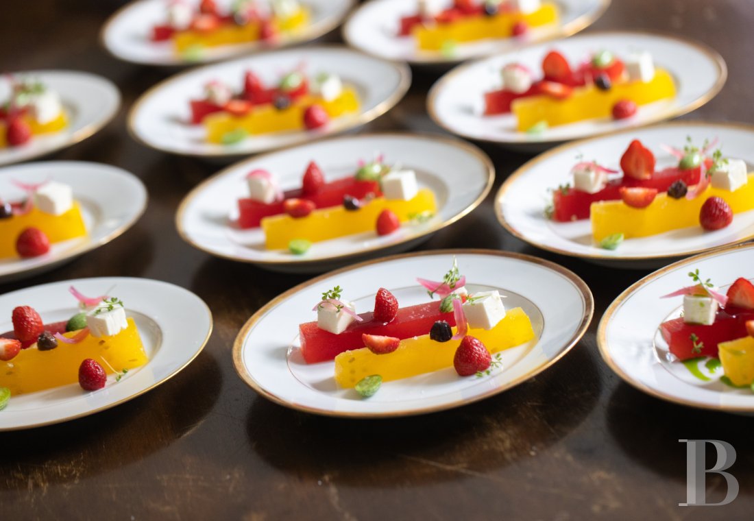 Dans le canton de Vaud, non loin des rives du lac de Neuchâtel, un château des 17e et 18e siècles rénové dans son état d’origine - photo  n°32