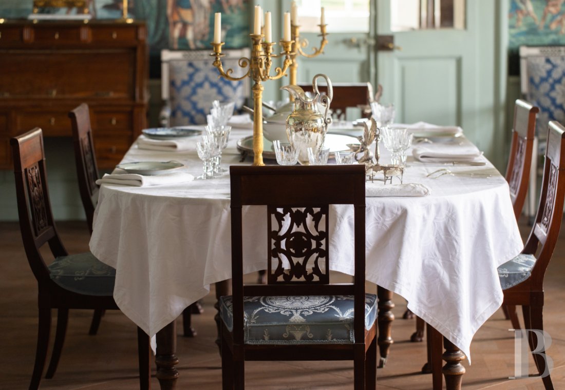 Dans le canton de Vaud, non loin des rives du lac de Neuchâtel, un château des 17e et 18e siècles rénové dans son état d’origine - photo  n°11