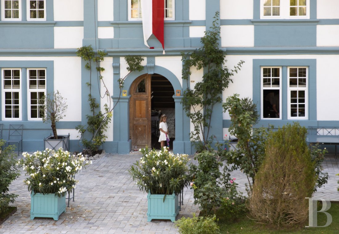 Dans le canton de Vaud, non loin des rives du lac de Neuchâtel, un château des 17e et 18e siècles rénové dans son état d’origine - photo  n°4