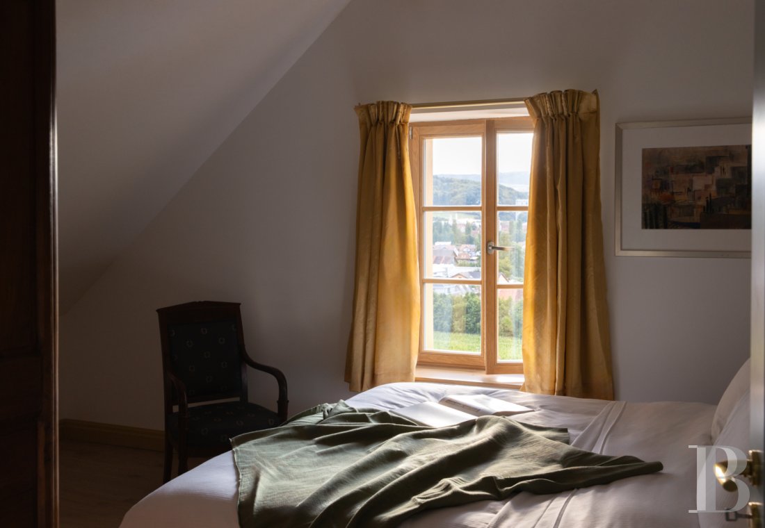 Dans le canton de Vaud, non loin des rives du lac de Neuchâtel, un château des 17e et 18e siècles rénové dans son état d’origine - photo  n°22