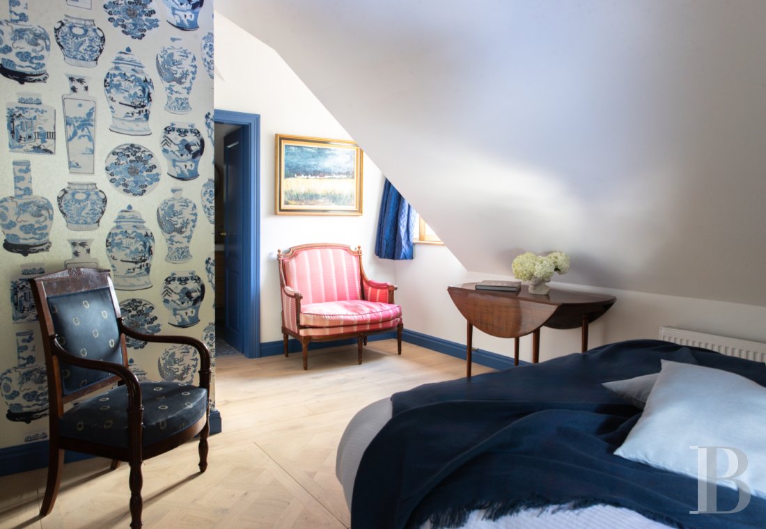 Dans le canton de Vaud, non loin des rives du lac de Neuchâtel, un château des 17e et 18e siècles rénové dans son état d’origine - photo  n°25