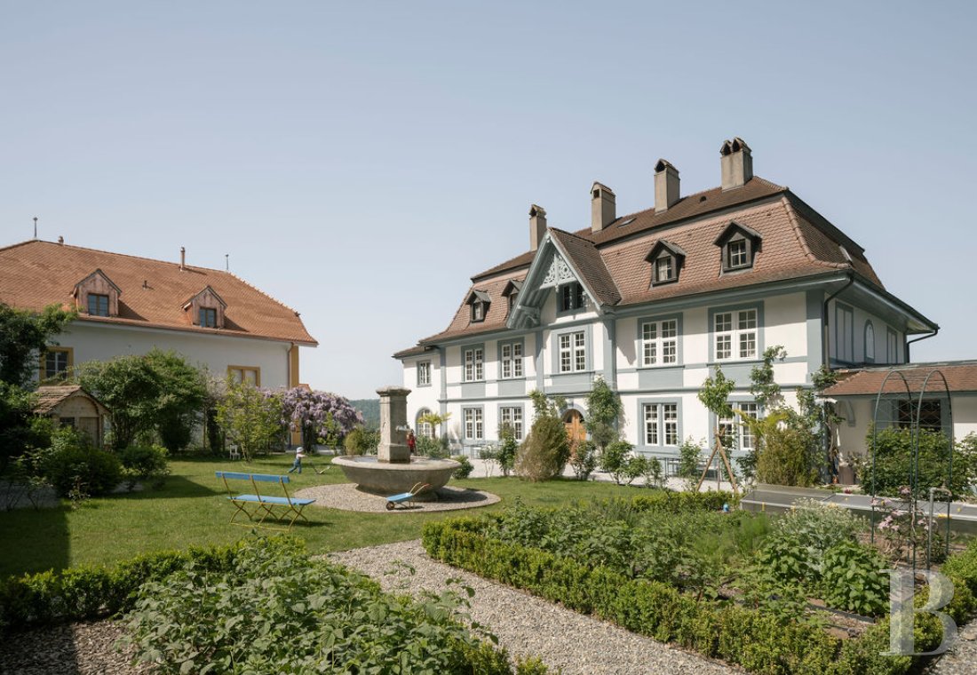 Dans le canton de Vaud, non loin des rives du lac de Neuchâtel, un château des 17e et 18e siècles rénové dans son état d’origine - photo  n°42