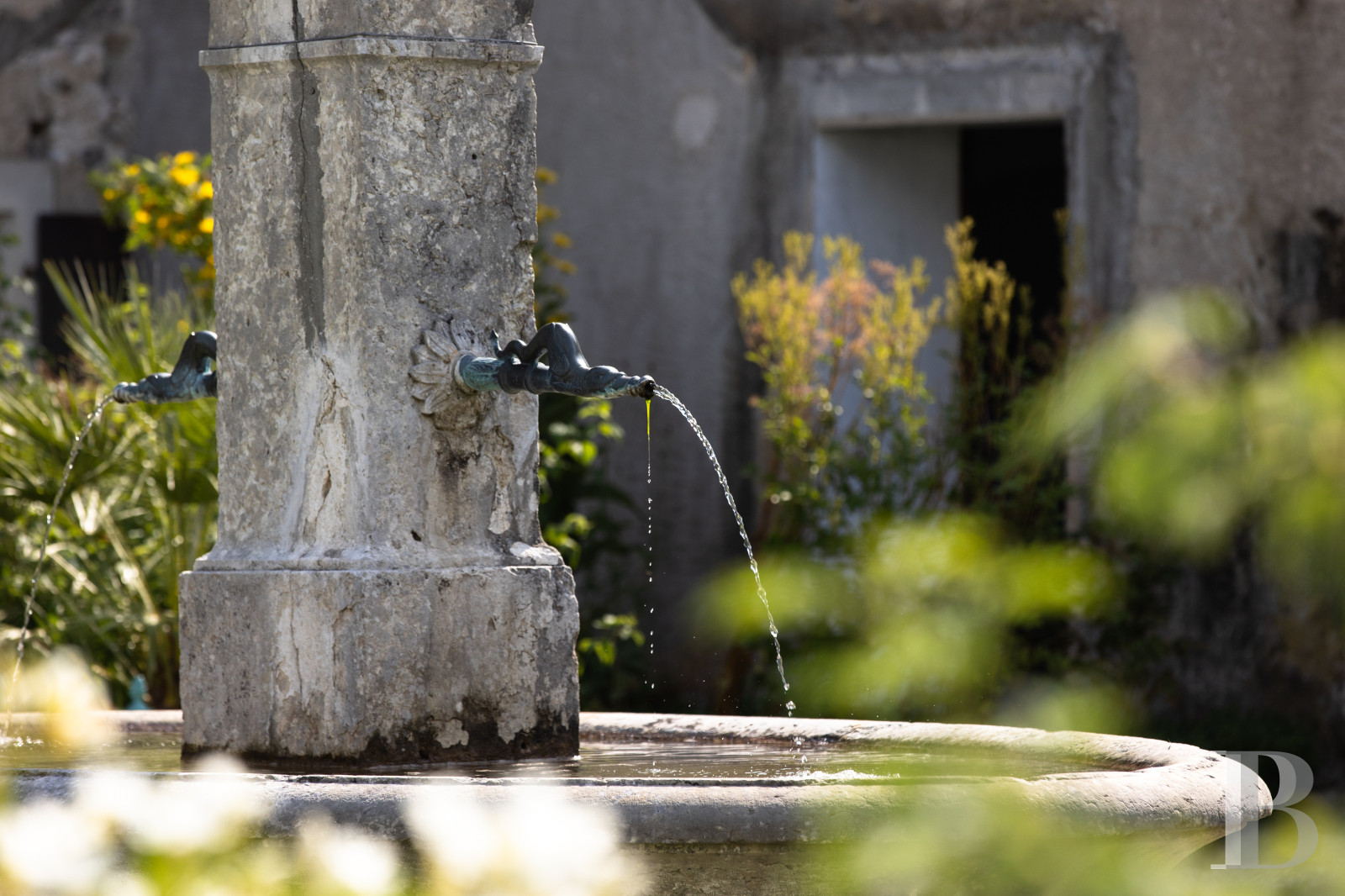 Dans le canton de Vaud, non loin des rives du lac de Neuchâtel, un château des 17e et 18e siècles rénové dans son état d’origine - photo  n°6