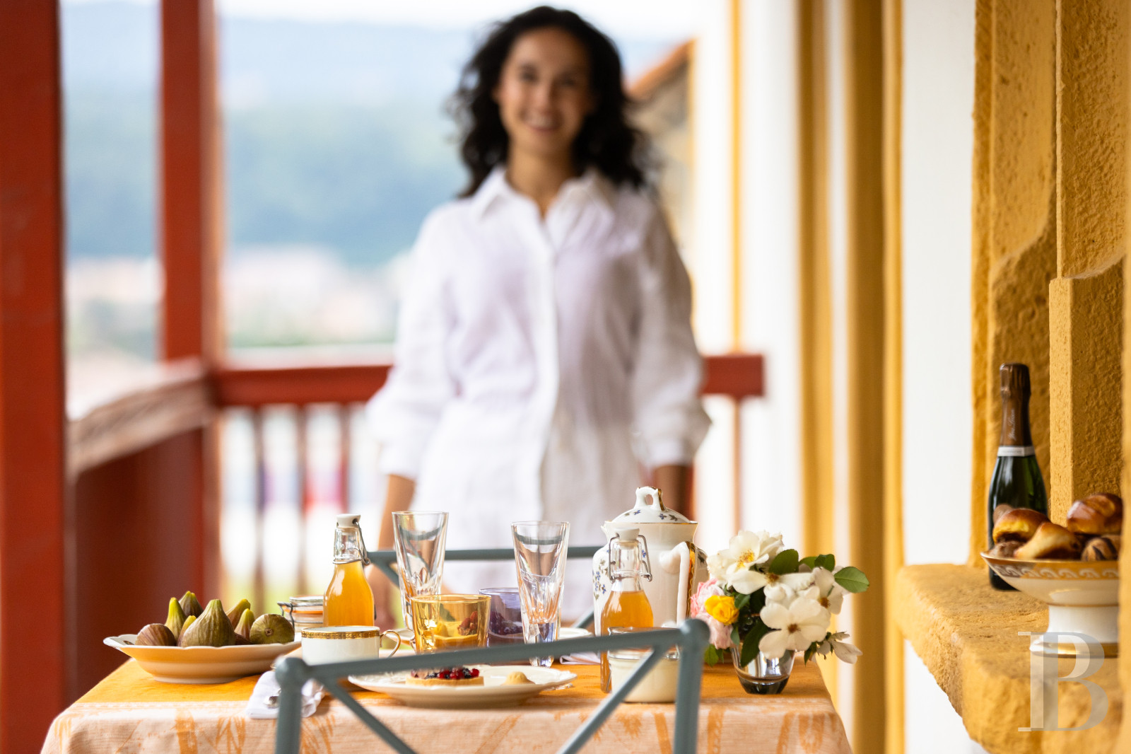 Dans le canton de Vaud, non loin des rives du lac de Neuchâtel, un château des 17e et 18e siècles rénové dans son état d’origine - photo  n°33