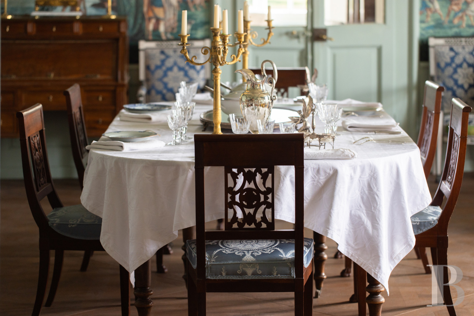 Dans le canton de Vaud, non loin des rives du lac de Neuchâtel, un château des 17e et 18e siècles rénové dans son état d’origine - photo  n°11