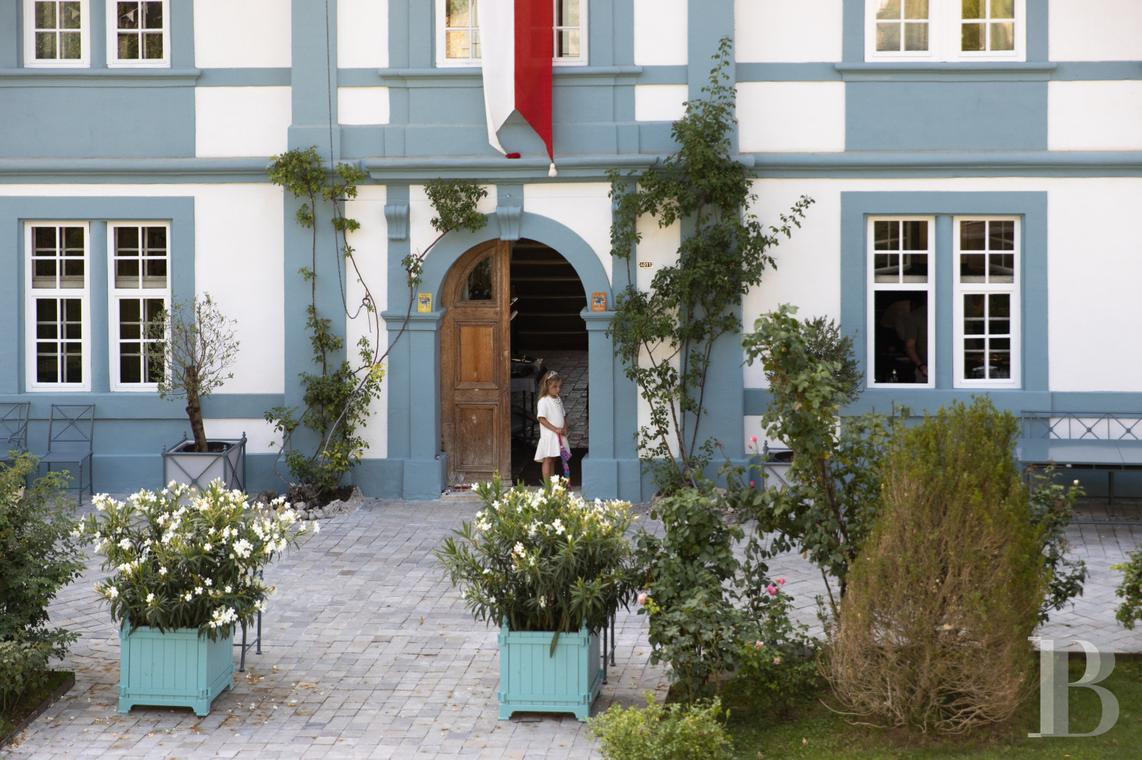 Dans le canton de Vaud, non loin des rives du lac de Neuchâtel, un château des 17e et 18e siècles rénové dans son état d’origine - photo  n°4