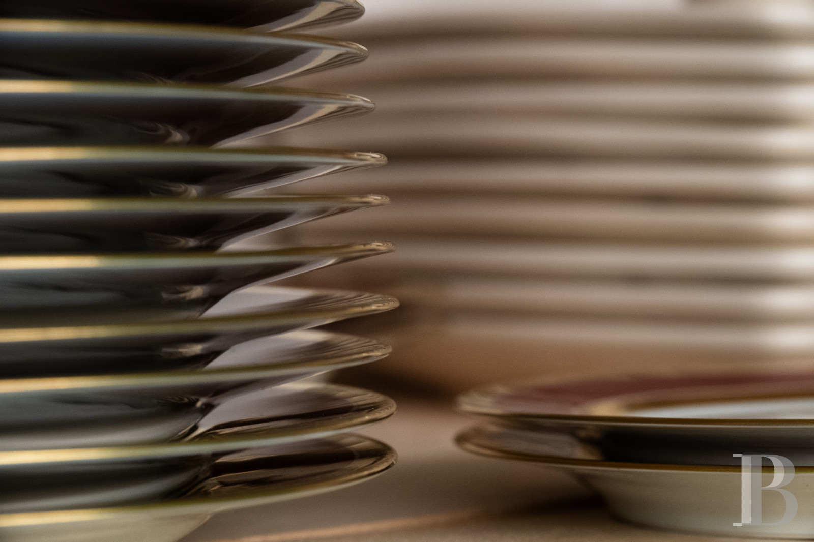 Dans le canton de Vaud, non loin des rives du lac de Neuchâtel, un château des 17e et 18e siècles rénové dans son état d’origine - photo  n°14