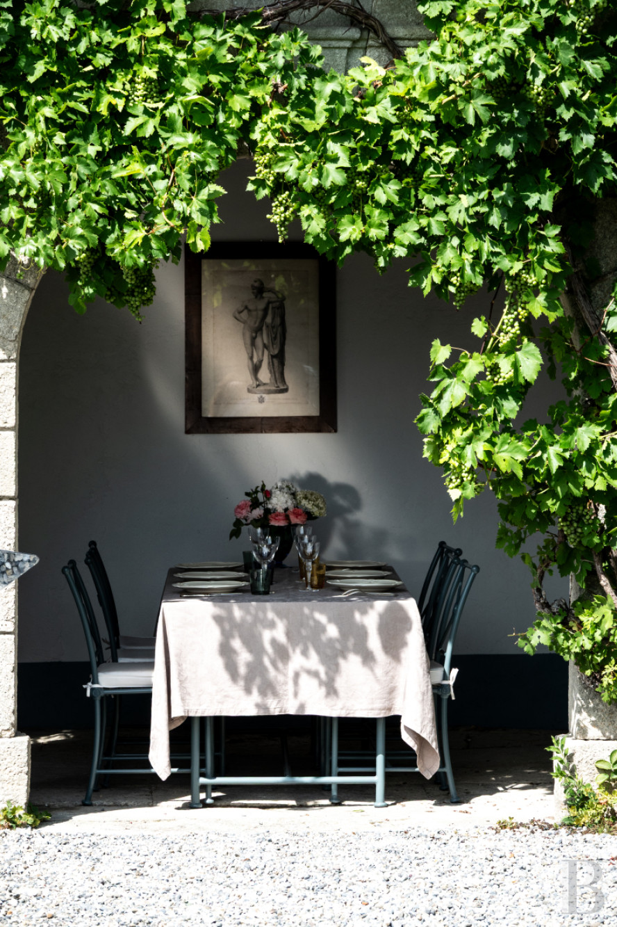 Dans le canton de Vaud, non loin des rives du lac de Neuchâtel, un château des 17e et 18e siècles rénové dans son état d’origine - photo  n°29