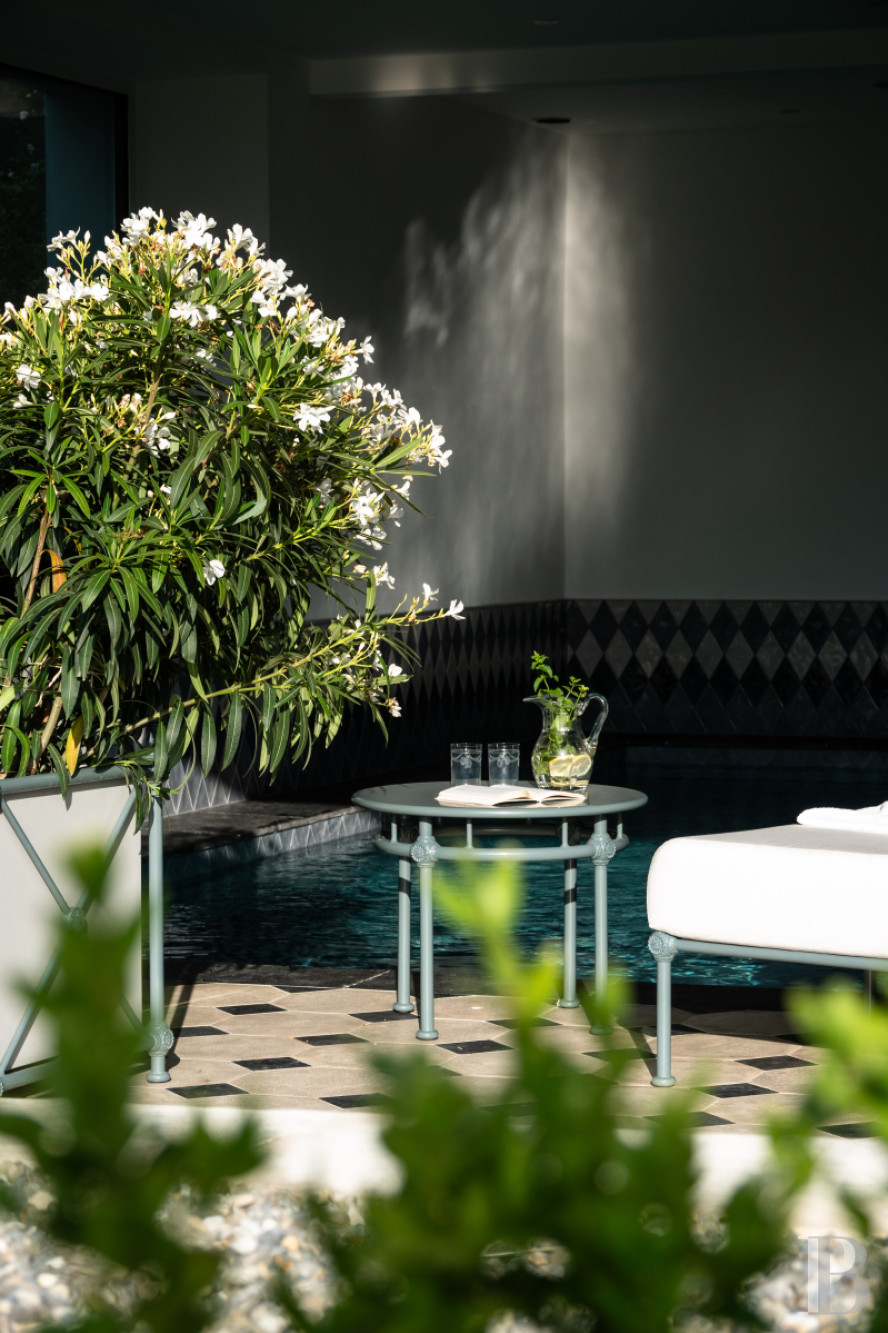 Dans le canton de Vaud, non loin des rives du lac de Neuchâtel, un château des 17e et 18e siècles rénové dans son état d’origine - photo  n°28