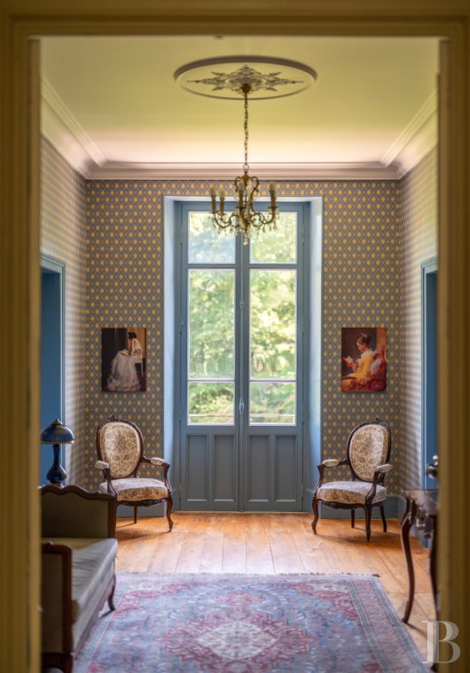 character properties France midi pyrenees   - 12