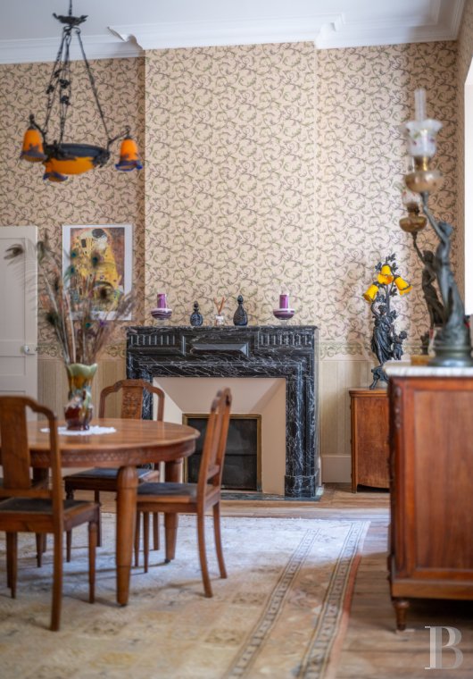 character properties France midi pyrenees   - 8