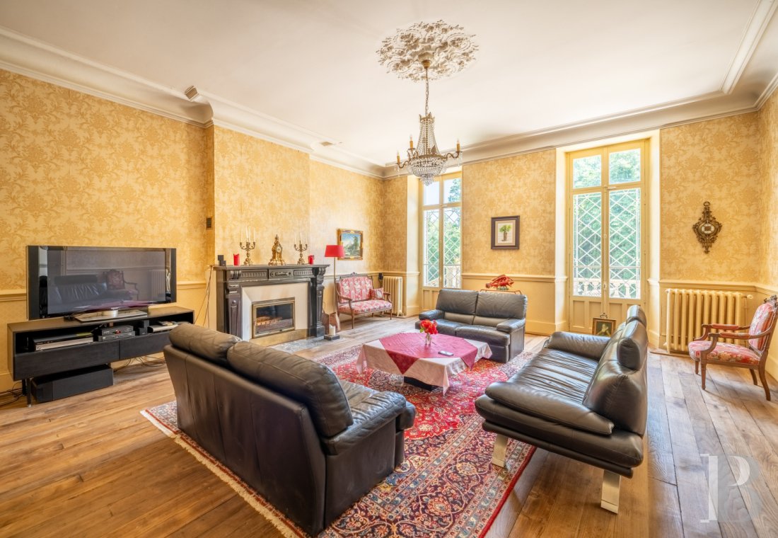 character properties France midi pyrenees   - 6