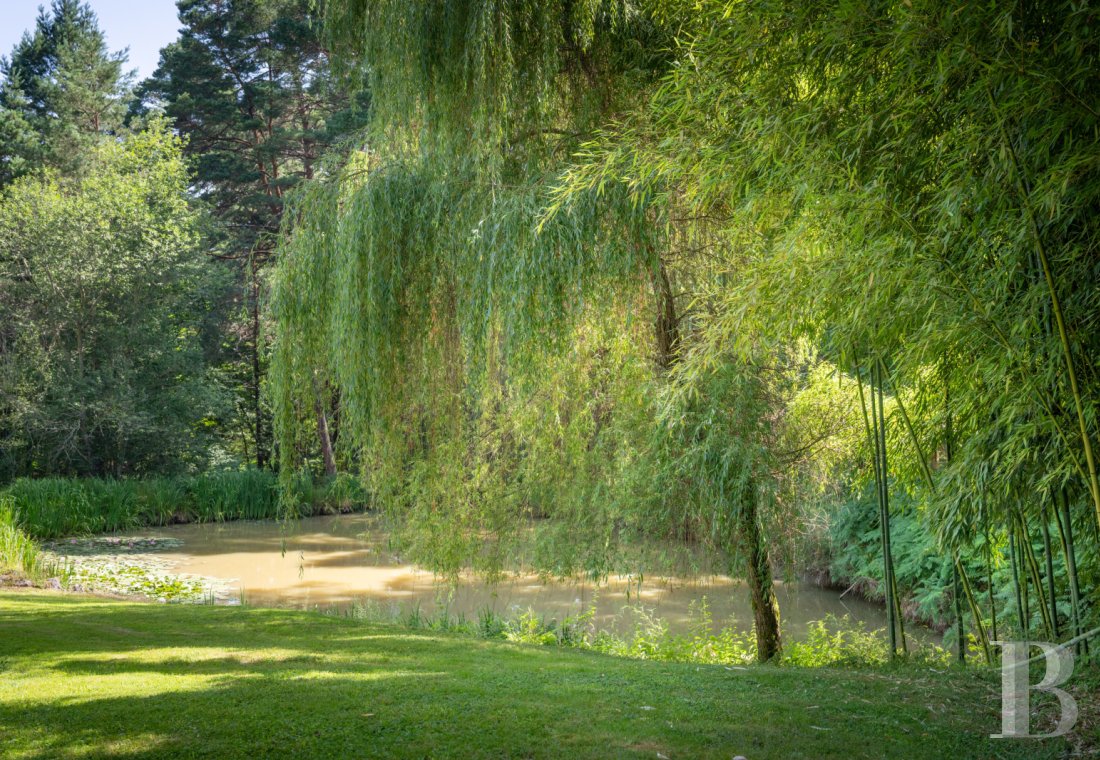 character properties France midi pyrenees   - 29