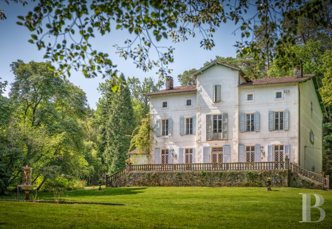 maisons de caractère à vendre - midi-pyrenees - À 50 min de Toulouse, une maison de maître, ses dépendances et sa piscine  dans une lumineuse clairière entourée par 10 ha d’une forêt royale