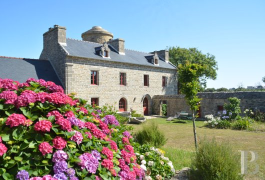 brittany - A 15th-century completely renovated manor house and outbuildings,  close to the beaches on the Coast of Legends in North Finistère, Brittany
