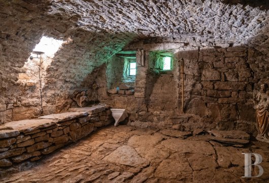 character properties France languedoc roussillon   - 16