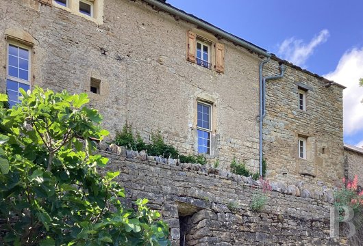 character properties France languedoc roussillon   - 3