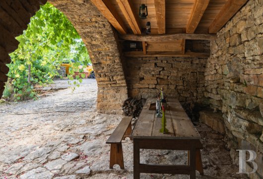 character properties France languedoc roussillon   - 18
