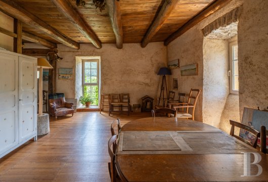 character properties France languedoc roussillon   - 10