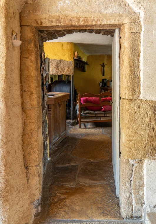character properties France languedoc roussillon   - 11